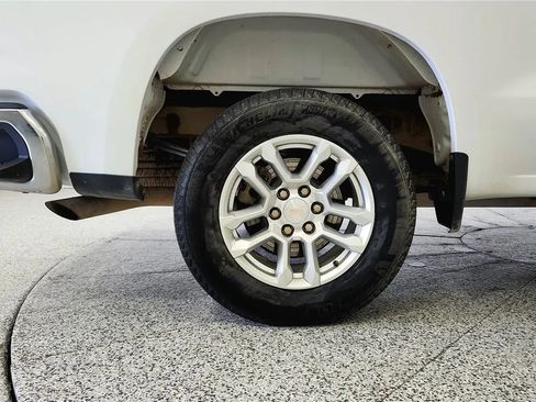 Used 2023 Chevrolet Silverado 1500 LT AWD/4WD image 33