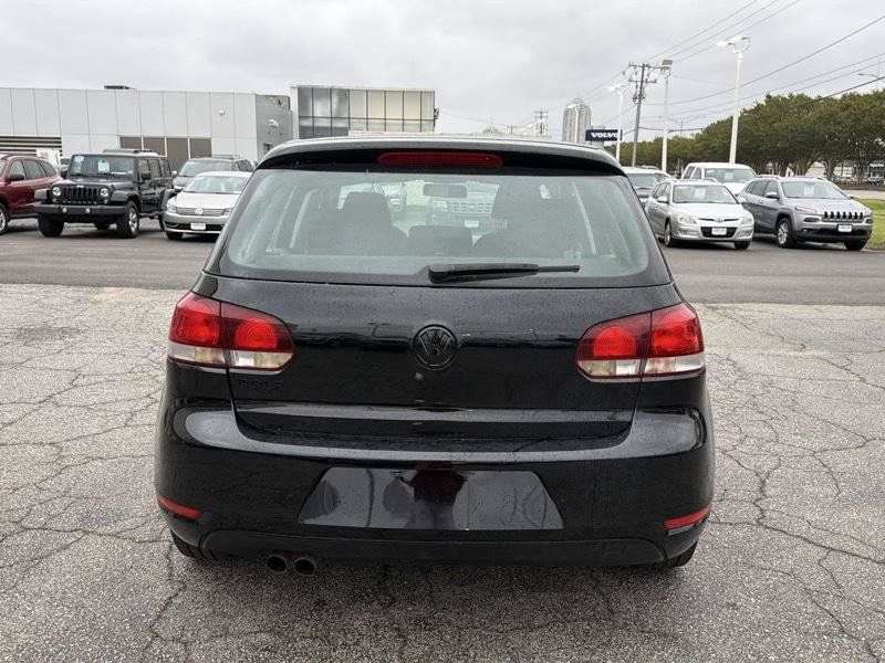 Used 2014 Volkswagen Golf 4-Door FWD image 9