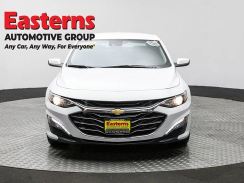 Used 2024 Chevrolet Malibu LT image 2