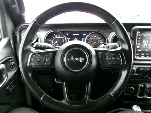 Used 2022 Jeep Wrangler Unlimited Sport AWD/4WD image 9