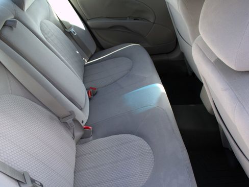 Used 2011 Buick Lucerne CX image 15