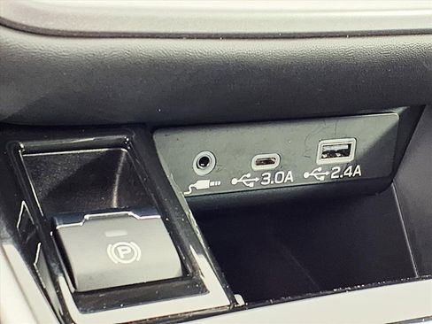 Certified 2025 Subaru Outback Premium image 22