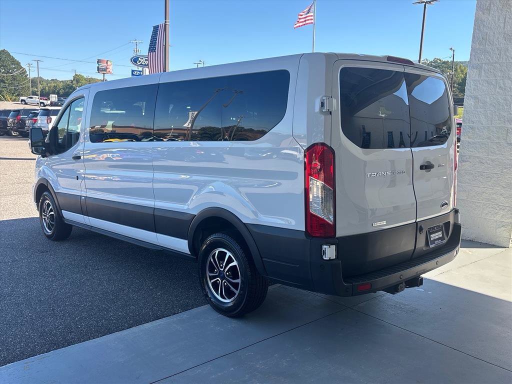 Used 2022 Ford Transit 350 XLT RWD image 2
