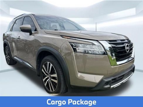 Used 2023 Nissan Pathfinder Platinum w/ Cargo Package AWD/4WD image 3