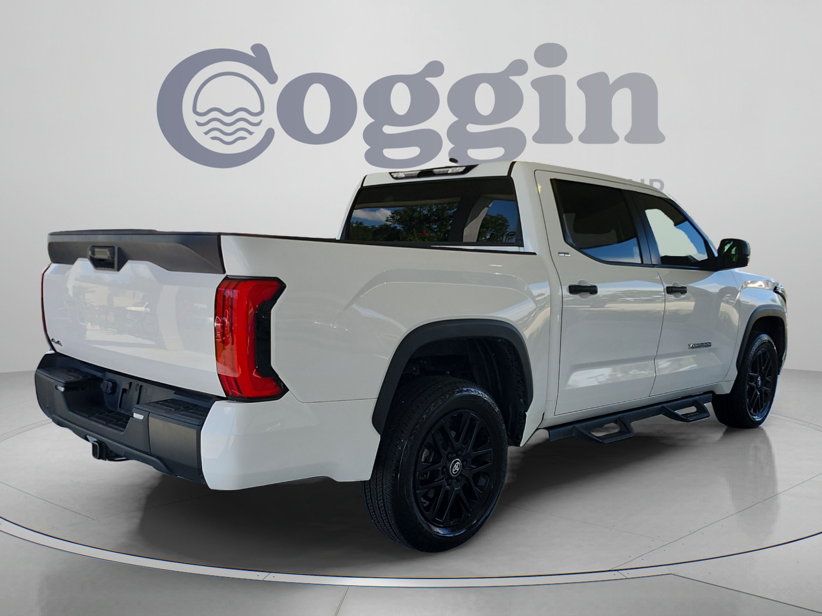 Used 2025 Toyota Tundra SR5 AWD/4WD image 5