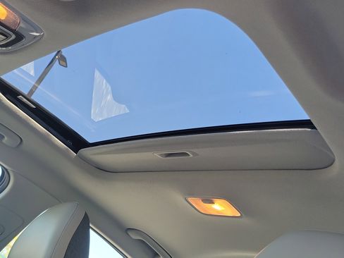 Certified 2023 Hyundai Elantra Limited FWD image 22