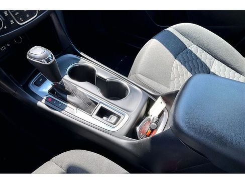Used 2021 Chevrolet Equinox LT AWD/4WD image 15