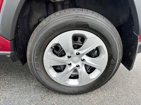 Used 2023 Toyota RAV4 LE image 19