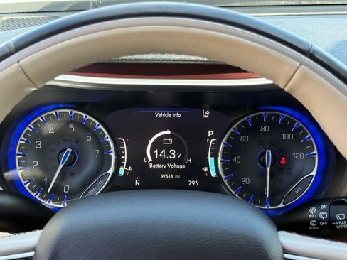 Used 2019 Chrysler Pacifica Limited w/ Tire & Wheel Group image 11