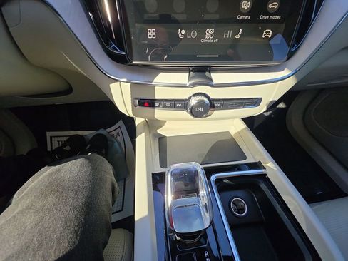 New 2026 Volvo XC60 B5 Ultra w/ Protection Package Premier image 29