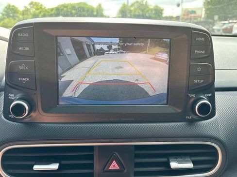 Used 2018 Hyundai Kona SEL AWD/4WD image 17
