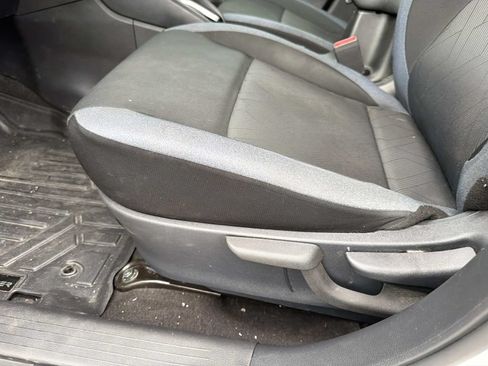 Used 2023 Nissan Versa SV w/ Trunk Package FWD image 17