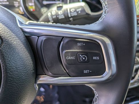 Used 2021 Jeep Wrangler Unlimited Sahara AWD/4WD image 18