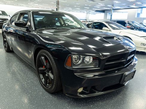 Used 2009 Dodge Charger SRT8 w/ SRT Option Group II RWD image 3