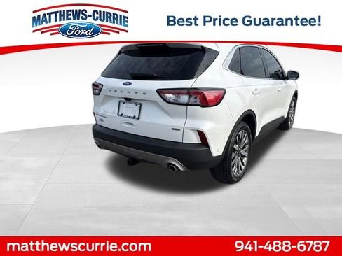 Certified 2020 Ford Escape Titanium FWD image 4