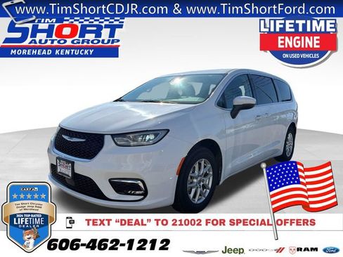 Used 2023 Chrysler Pacifica Touring-L FWD image 1