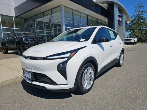 New 2027 Chevrolet Bolt LT w/ Comfort Package FWD image 3