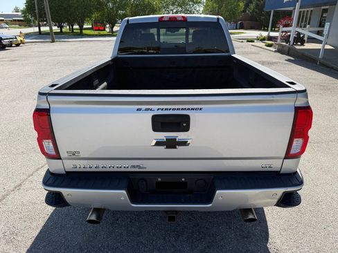 Used 2017 Chevrolet Silverado 1500 LTZ Z71 w/ LTZ Plus Package AWD/4WD image 7