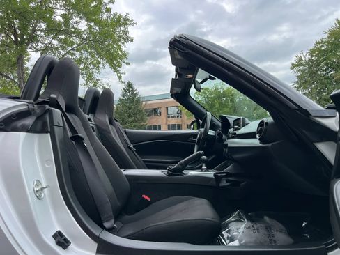 Used 2016 MAZDA MX-5 Miata Sport RWD image 18