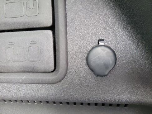 Used 2022 Chevrolet Equinox Premier image 8