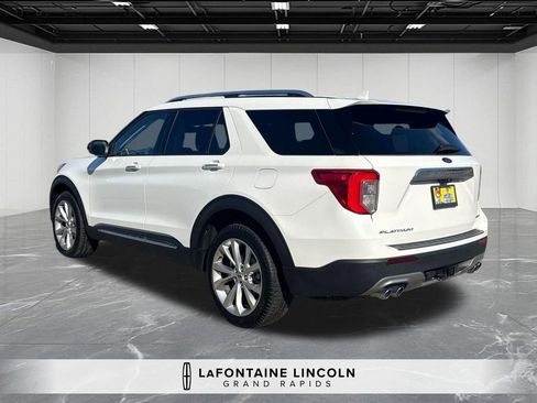 Used 2023 Ford Explorer Platinum w/ Technology Package AWD/4WD image 3