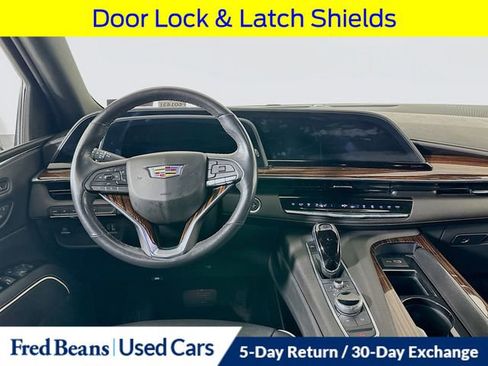 Used 2023 Cadillac Escalade ESV Premium Luxury AWD/4WD image 29