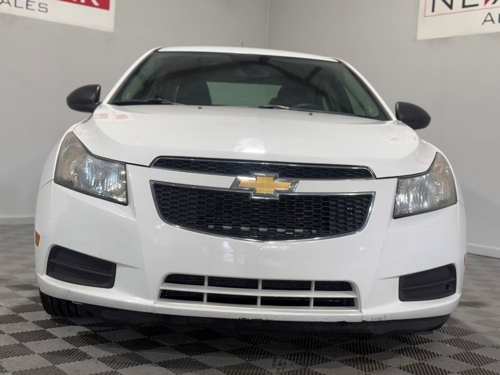 Used 2013 Chevrolet Cruze LS FWD image 4