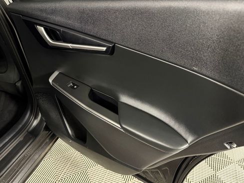 Used 2023 Kia EV6 Light image 30