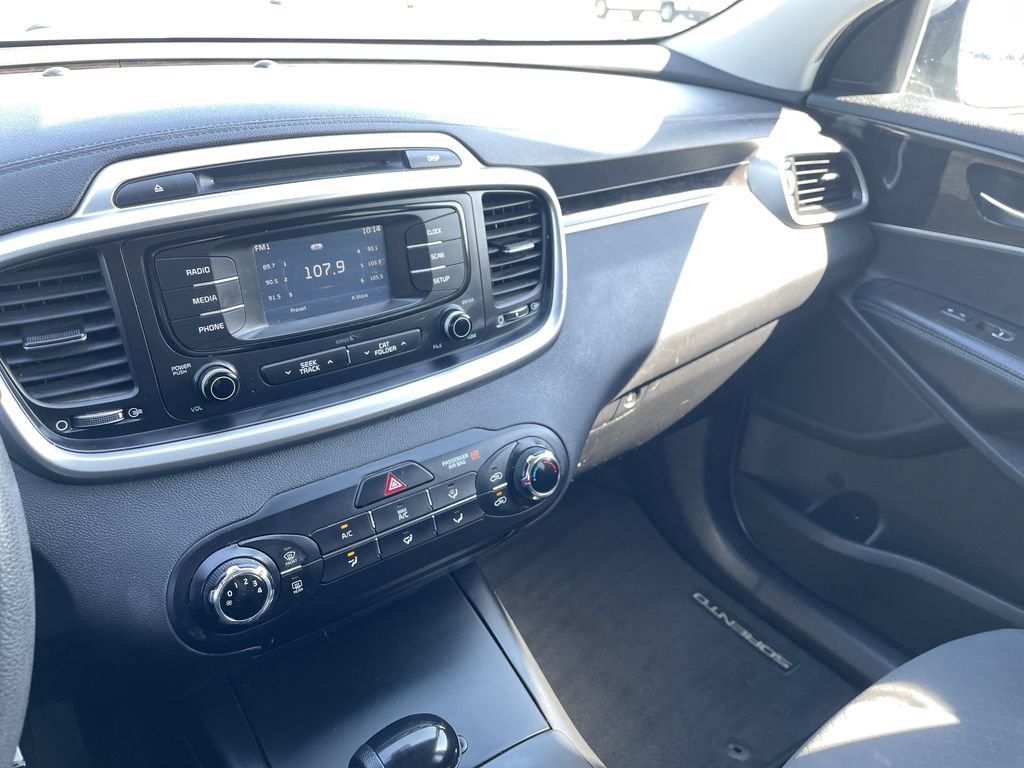 Used 2017 Kia Sorento AWD image 15