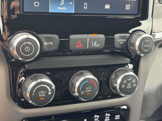 New 2026 RAM 1500 Express AWD/4WD image 25