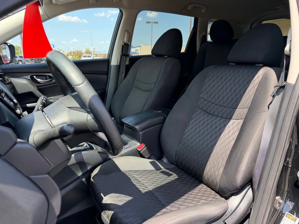 Used 2019 Nissan Rogue S w/ Special Edition Package FWD image 15