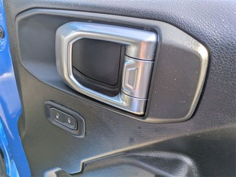 Used 2025 Jeep Wrangler Unlimited Rubicon image 33