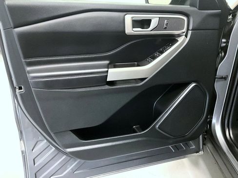 Used 2023 Ford Explorer XLT w/ Equipment Group 202A image 9