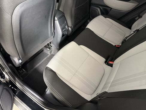 Used 2024 Hyundai Venue SEL image 16