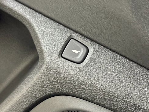 Used 2025 Acura RDX SH-AWD image 13