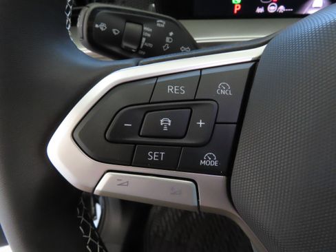 New 2026 Volkswagen Tiguan SE AWD/4WD image 12