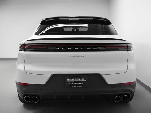 Certified 2024 Porsche Cayenne Coupe AWD/4WD image 11