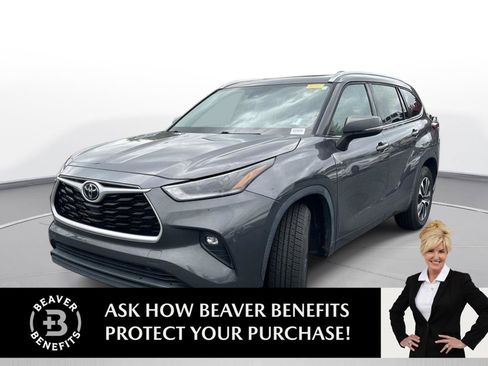 Used 2021 Toyota Highlander XLE FWD image 1