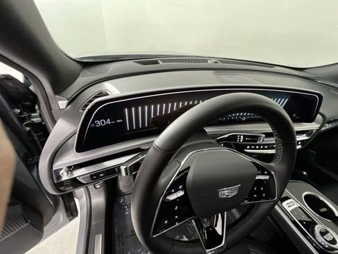 Certified 2024 Cadillac Lyriq Luxury RWD image 11
