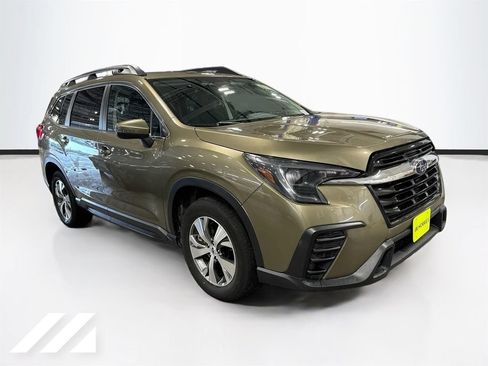 Used 2023 Subaru Ascent Premium w/ Convenience Package AWD/4WD image 3