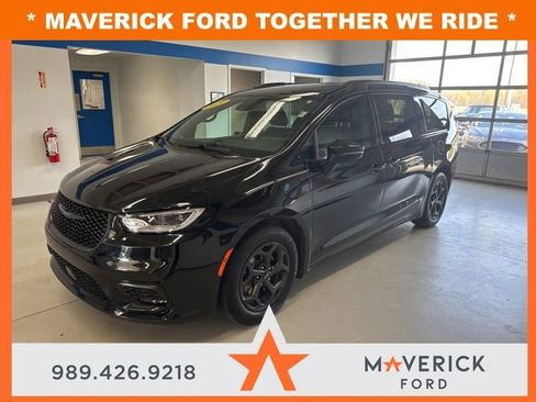 Used 2021 Chrysler Pacifica Limited w/ S Appearance Package FWD image 1