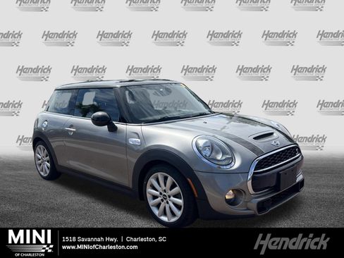 Used 2017 MINI Cooper S FWD image 1