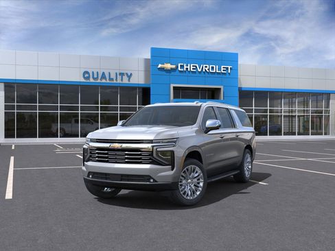New 2025 Chevrolet Suburban Premier image 32