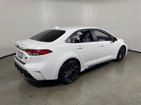 Certified 2026 Toyota Corolla SE w/ Carpet Mat Package (TMS) FWD image 3