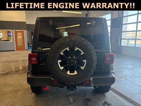 Used 2025 Jeep Wrangler Unlimited Rubicon image 7