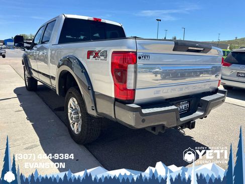 Used 2017 Ford F250 Platinum w/ Platinum Ultimate Package AWD/4WD image 5