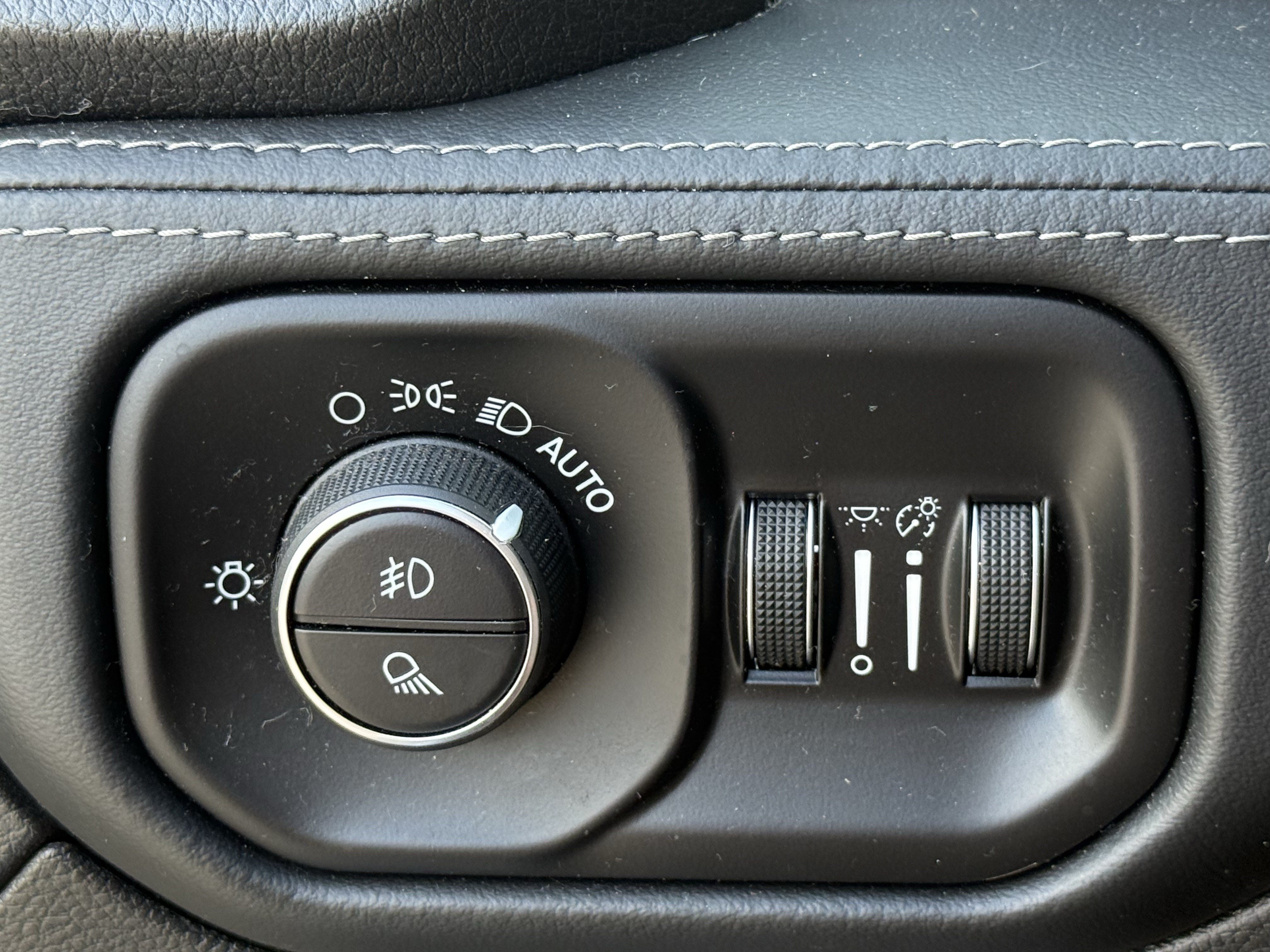 Used 2019 RAM 1500 Limited w/ Advanced Safety Group AWD/4WD image 25
