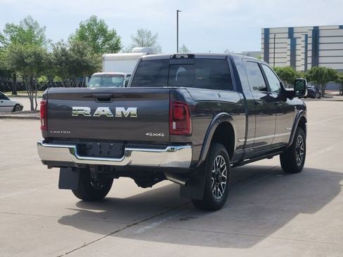 Used 2025 RAM 2500 Limited AWD/4WD image 5