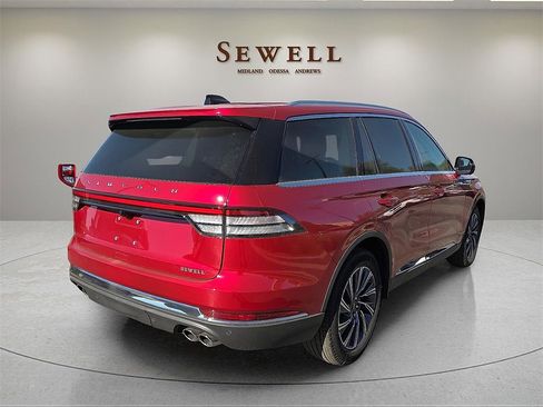 New 2026 Lincoln Aviator Premiere image 4