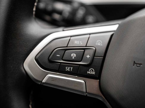 New 2026 Volkswagen Tiguan SE image 26